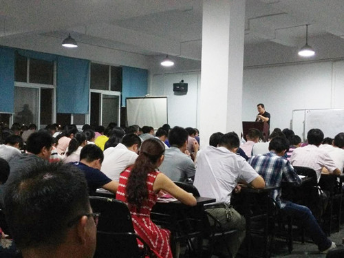 10月公司開展16年第三次全體業(yè)務員培訓