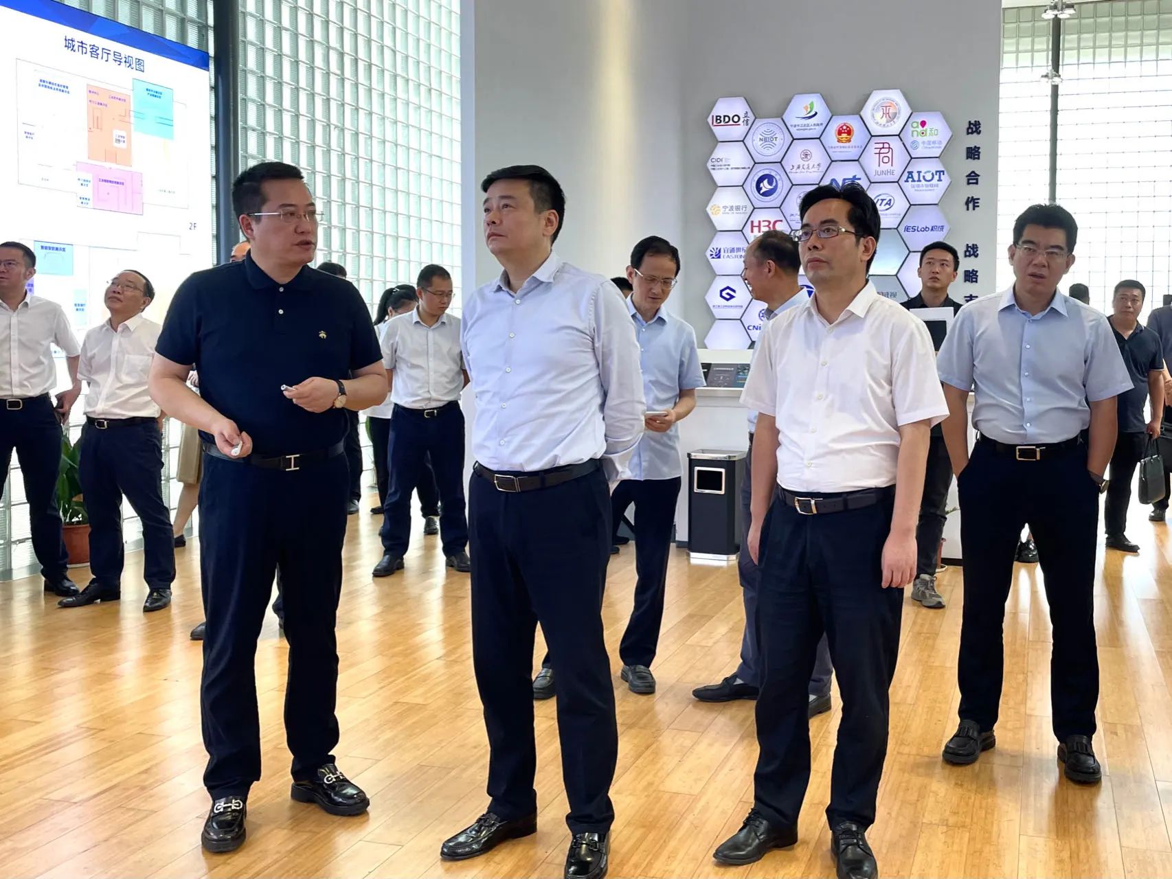 寧波市委副書(shū)記、市長(zhǎng)湯飛帆一行蒞臨柯力傳感考察調(diào)研