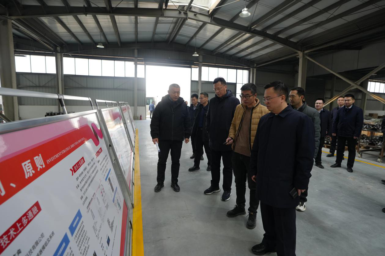 鄭州航空港區(qū)黨工委副書記、管委會(huì)主任田海濤一行蒞臨鄭州柯力產(chǎn)業(yè)園參觀調(diào)研